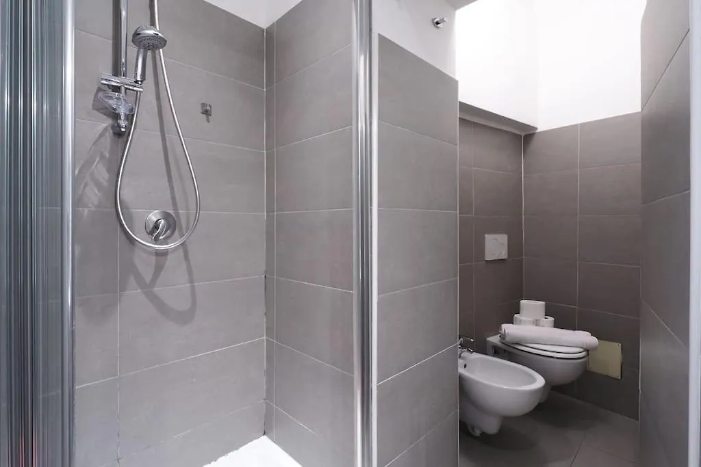 Apartamento Primopiano - Filzi Milán 0*,  Italia